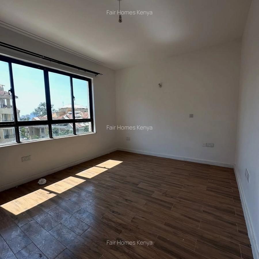 3 Bed Apartment with En Suite at Hatheru Road - 8