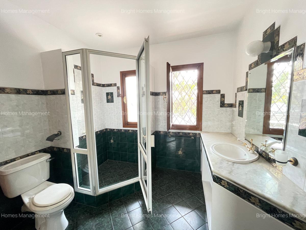 4 Bed Villa with Swimming Pool in Thigiri - 19