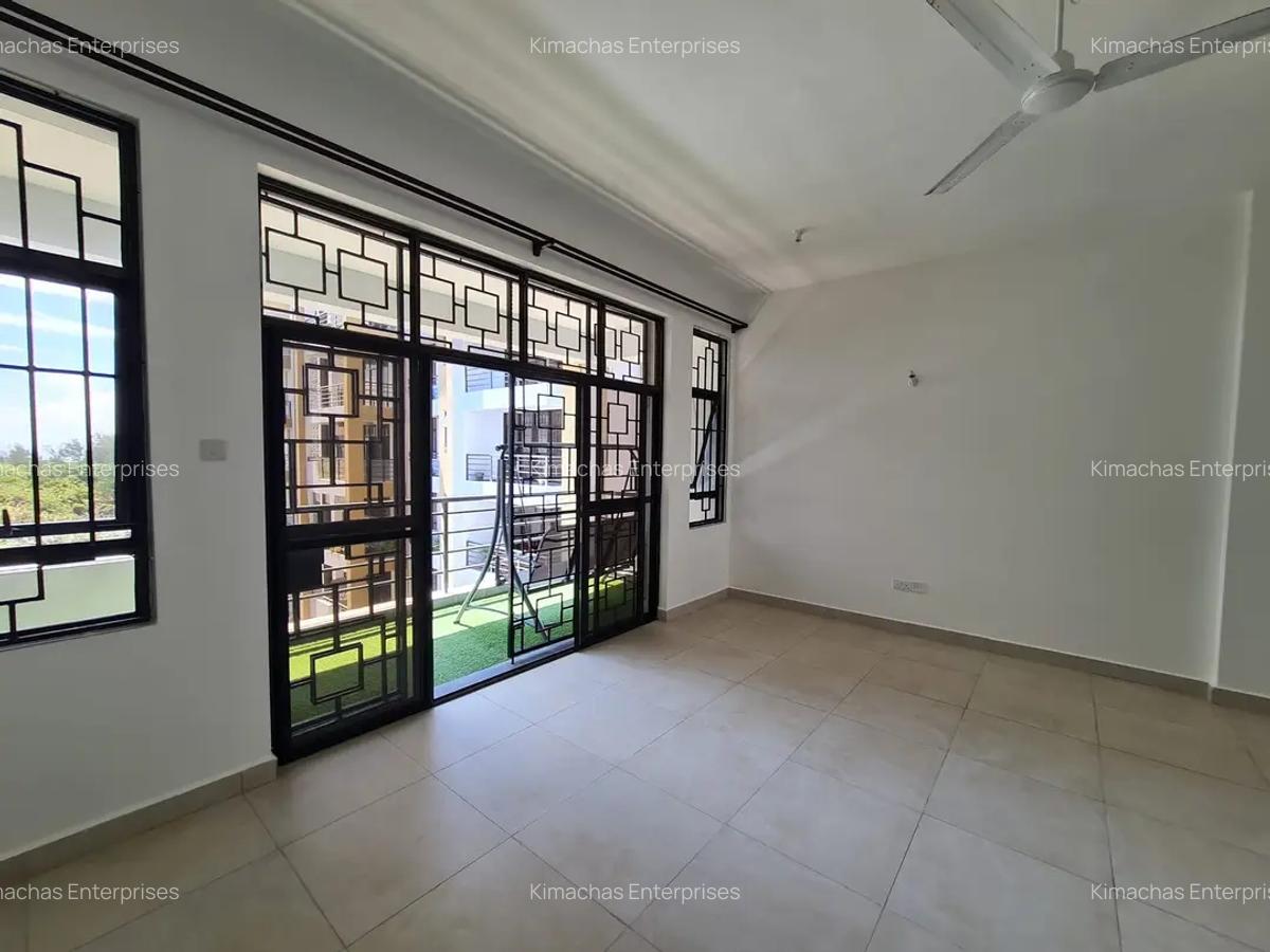 3 Bed Apartment with En Suite at Green Wood Drive - 9