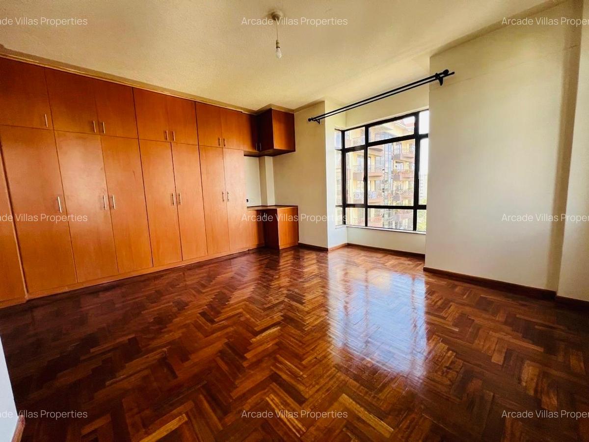3 Bed Apartment with En Suite in Kilimani - 14