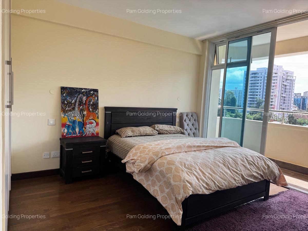 Furnished 3 Bed Apartment with En Suite in Riverside - 13