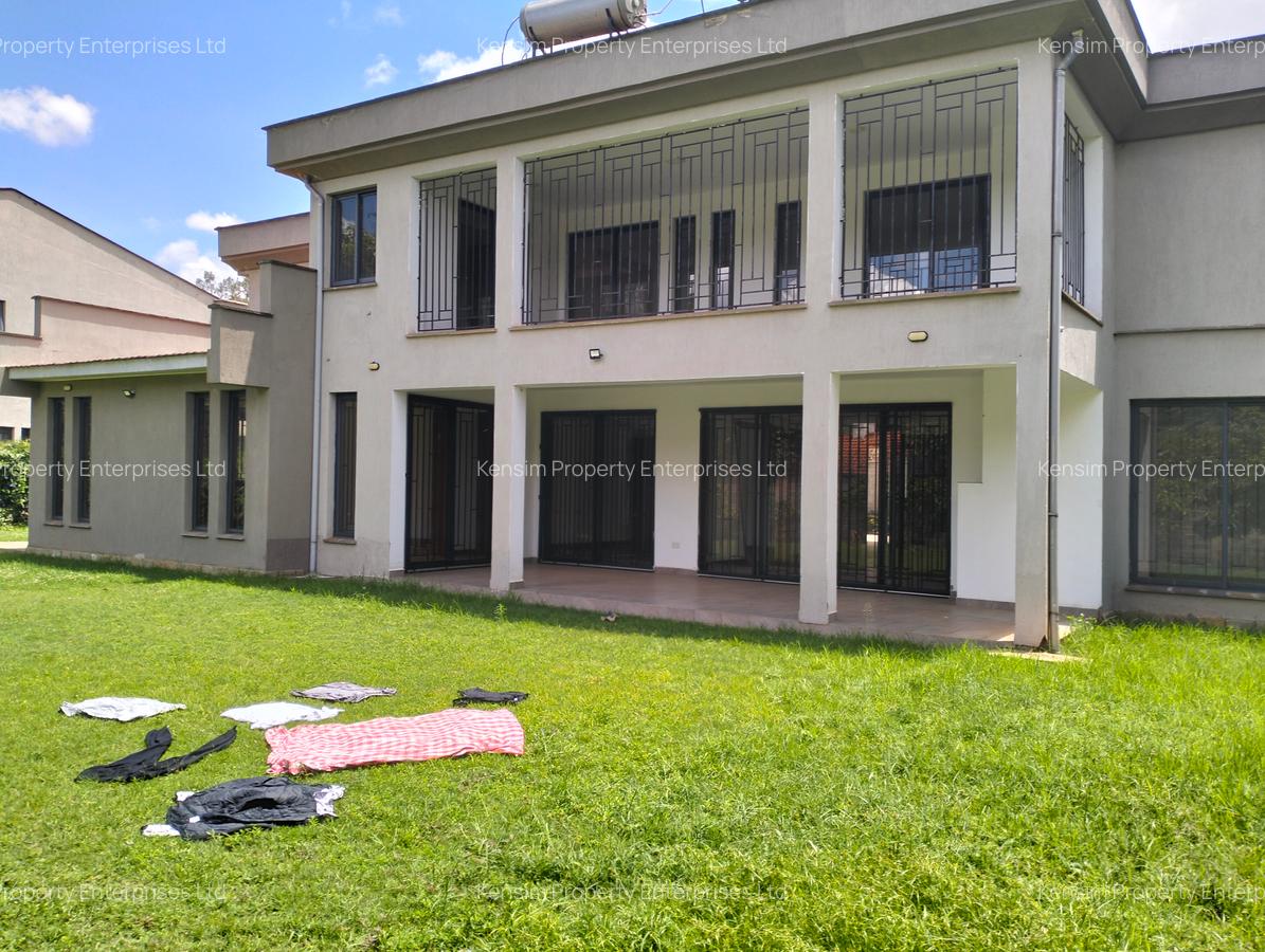 6 Bed Townhouse with En Suite in Lavington - 1