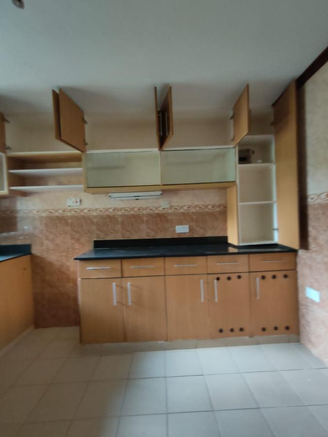 3 Bed Townhouse with En Suite at Lavington - 19