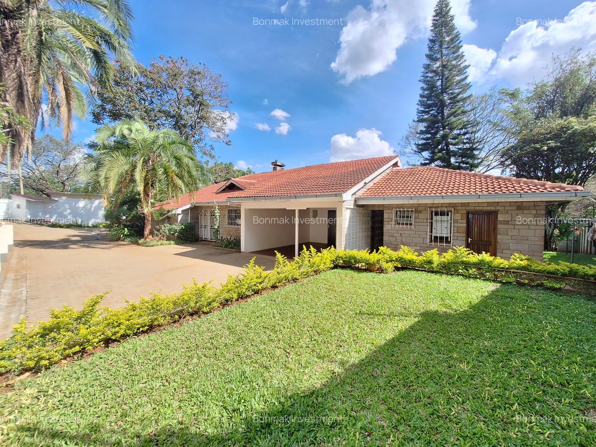 5 Bed House with En Suite at Whispers Avenue - 3