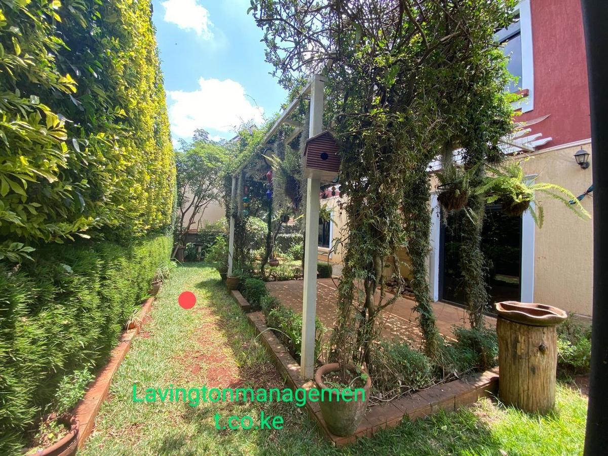 5 Bed Townhouse with En Suite at Lavington Green - 3
