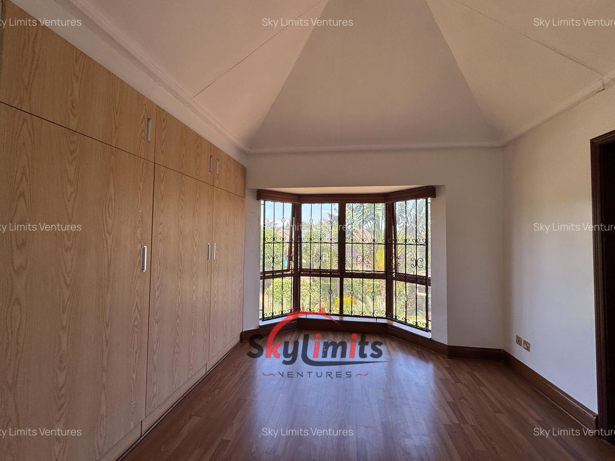 5 Bed Villa with En Suite in Runda - 15