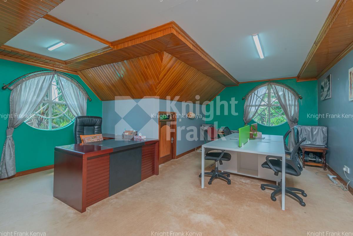 5 Bed House with Garden in Runda - 13