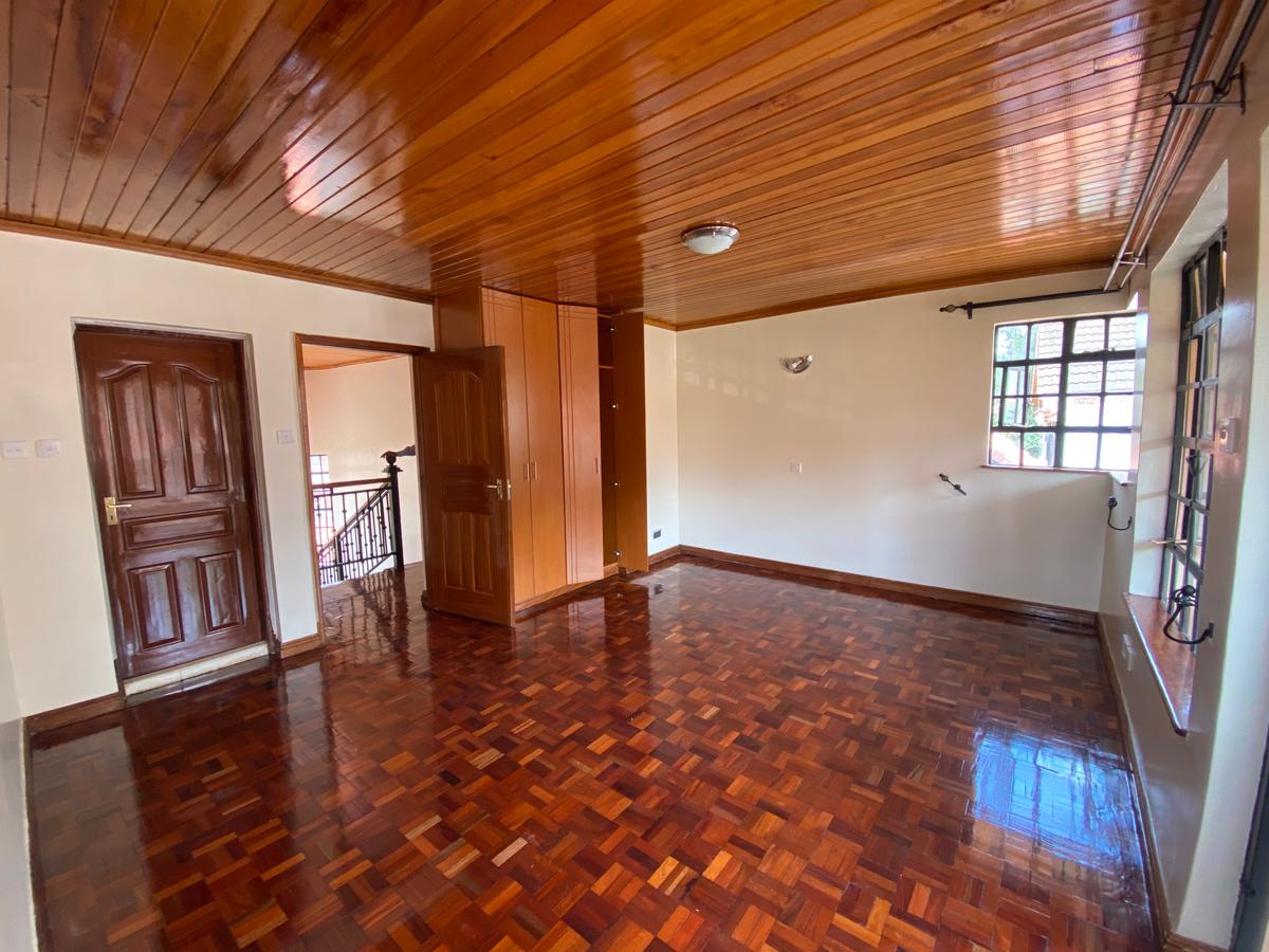 4 Bed Townhouse with En Suite in Lavington - 4