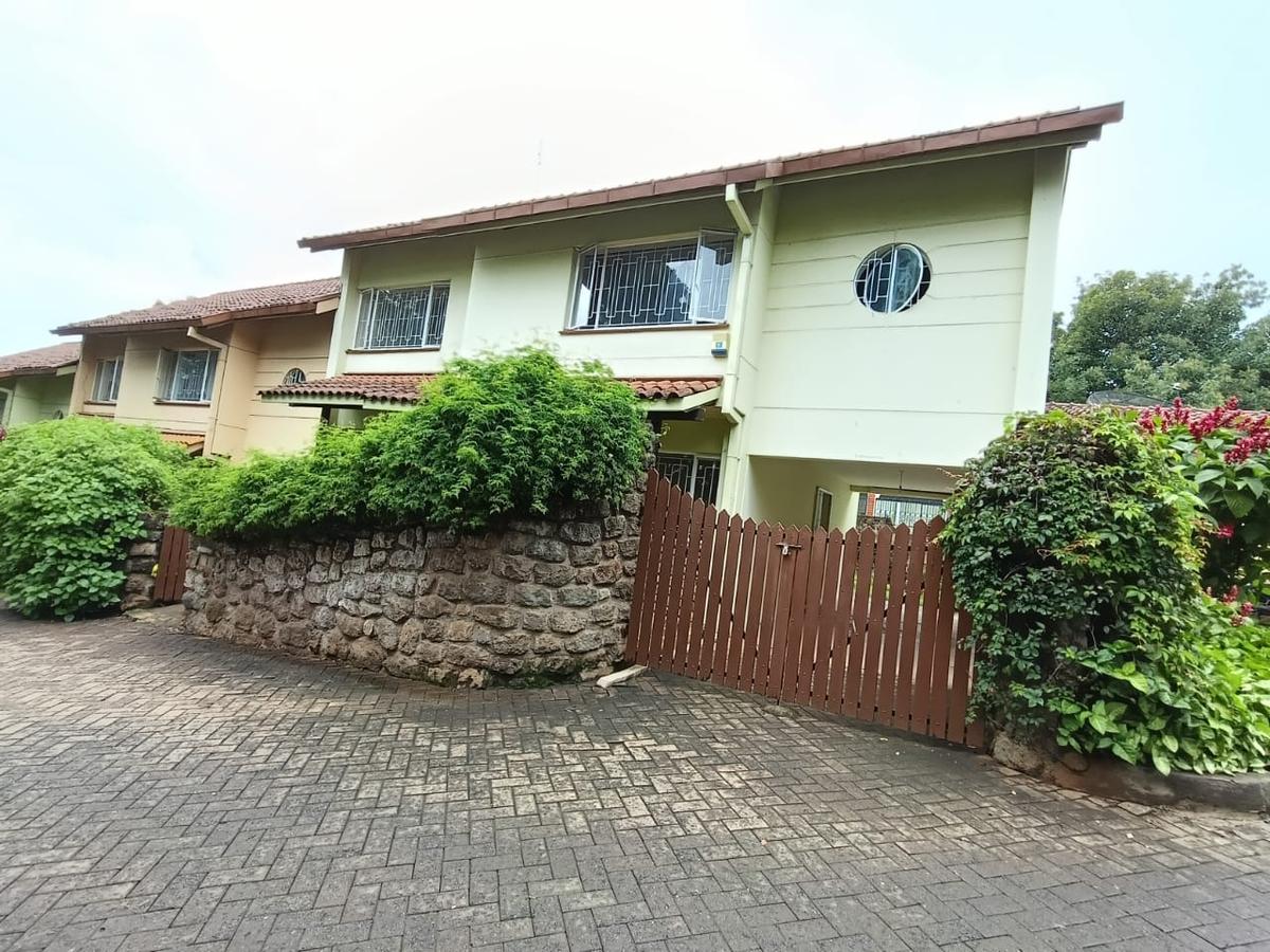 3 Bed Townhouse with En Suite in Riverside - 1 3 Bed Townhouse with En Suite in Riverside - 1