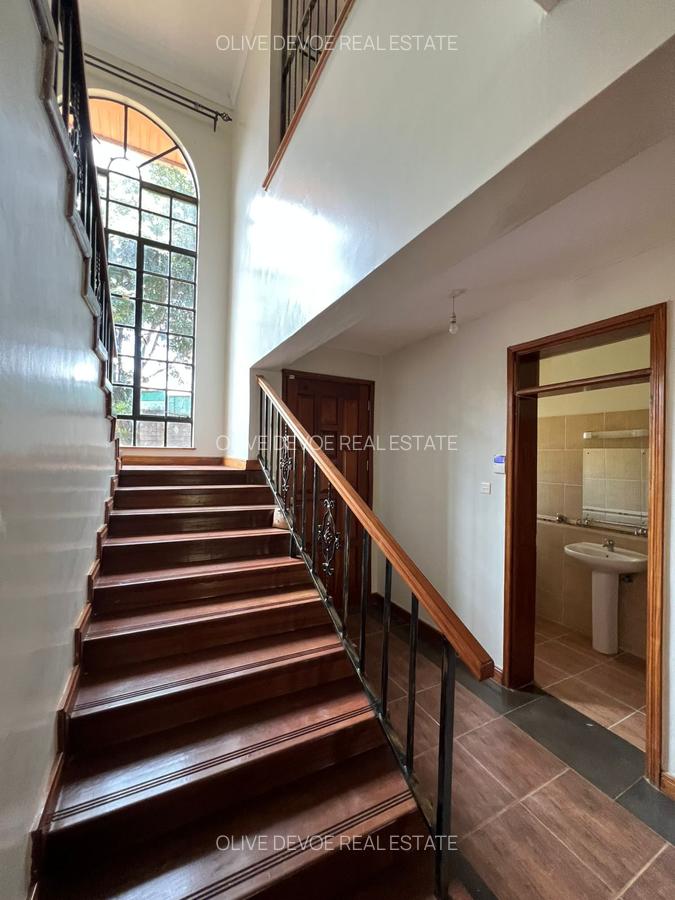 4 Bed Villa with En Suite in Runda - 17