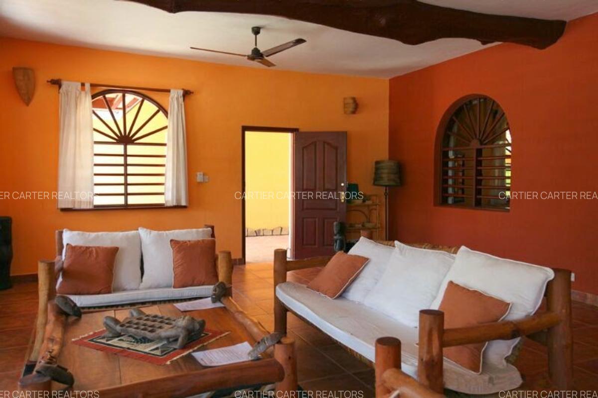 6 Bed Villa with Swimming Pool in Diani - 14