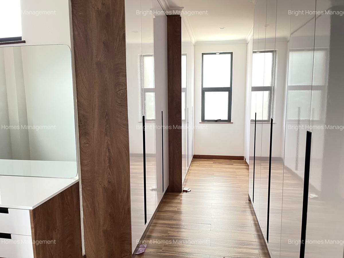 5 Bed Townhouse with En Suite in Lavington - 18