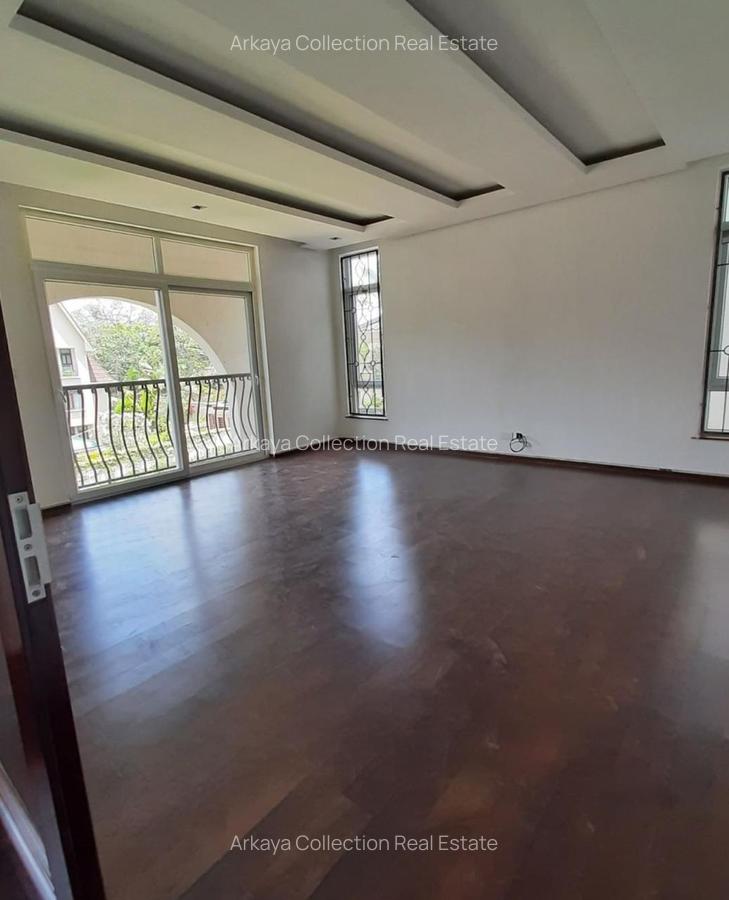 5 Bed Townhouse with En Suite in Lavington - 6