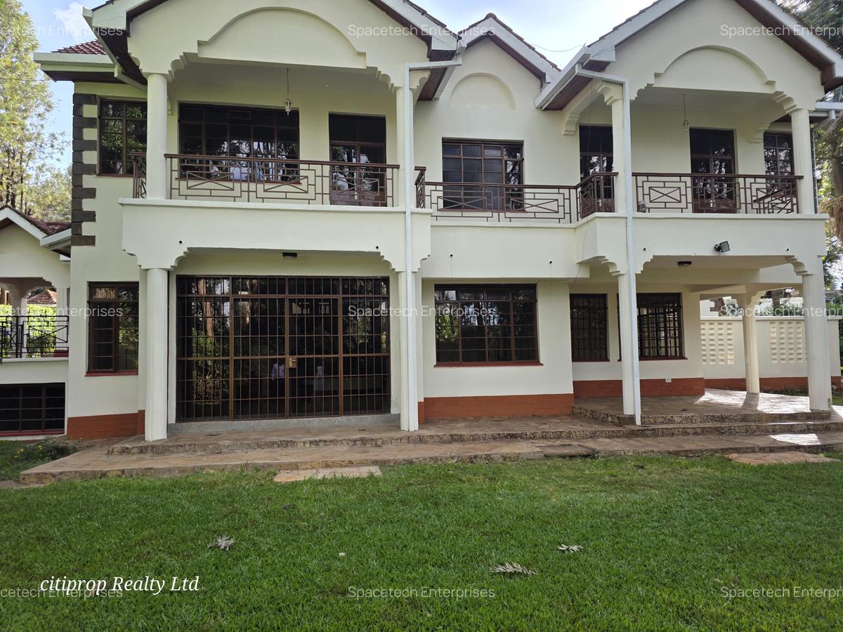 5 Bed House with En Suite in Runda - 1