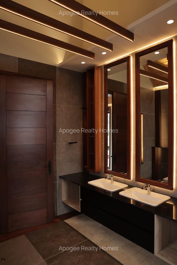 5 Bed House with En Suite at Runda - 14