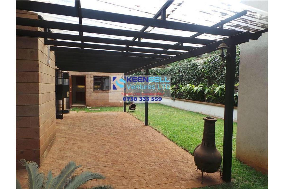 5 Bed Townhouse with En Suite in General Mathenge - 1