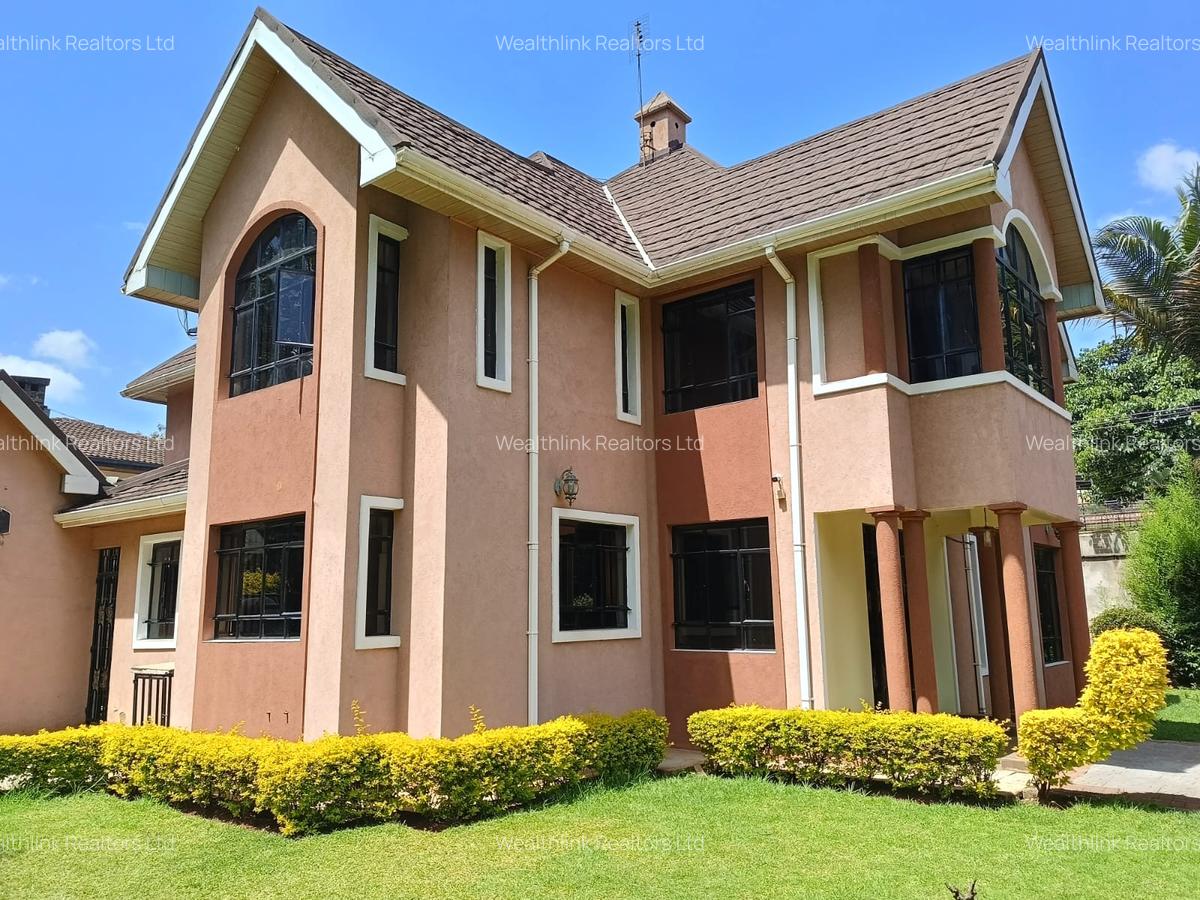 4 Bed Townhouse with En Suite at Lavington - 1