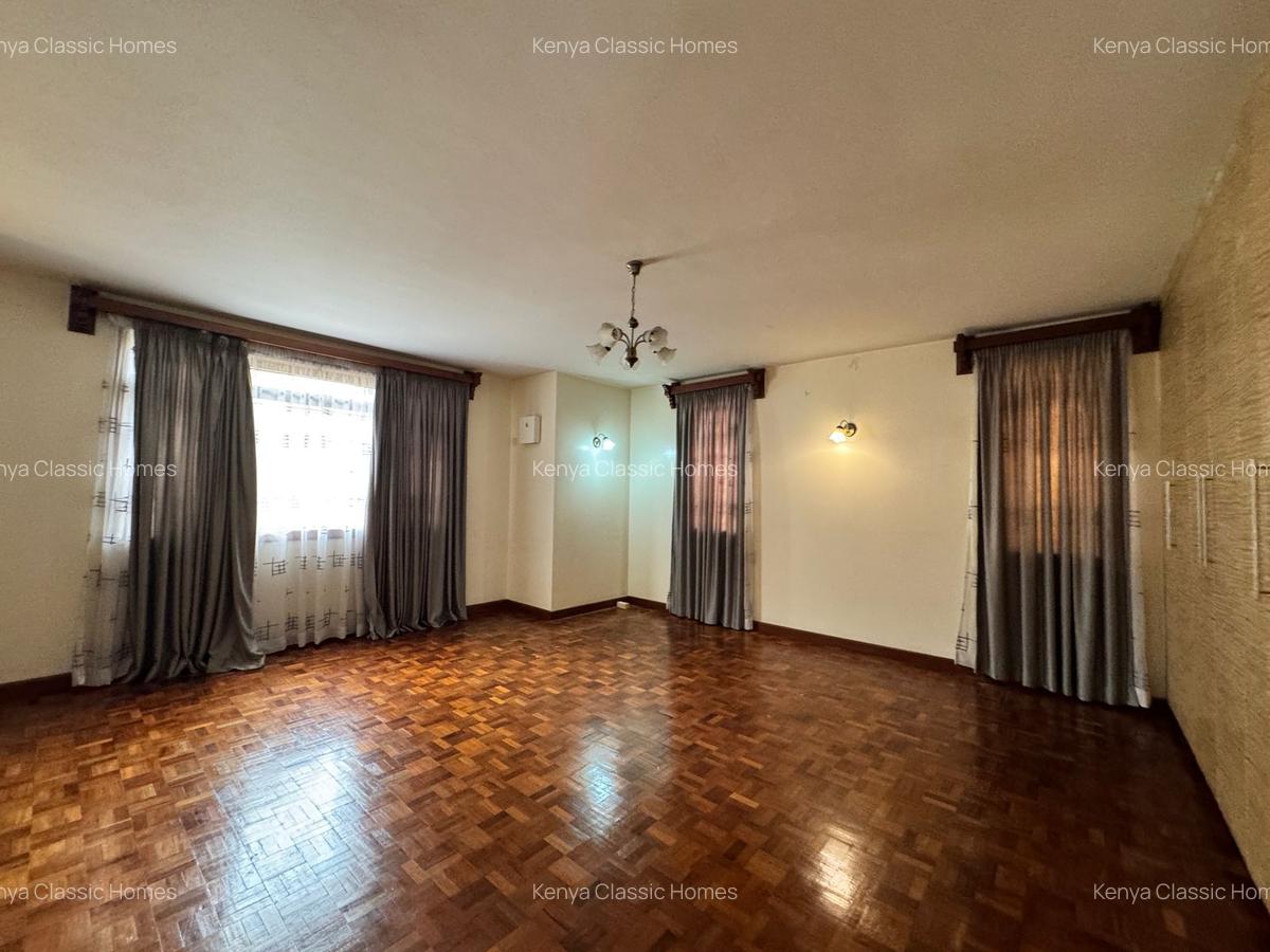 5 Bed Villa with En Suite at Lavington - 10