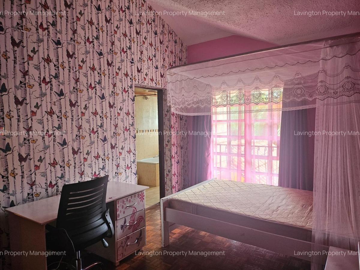 4 Bed House with En Suite at Lavington Green - 15
