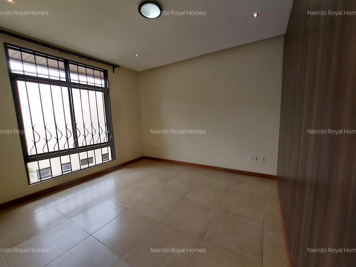 5 Bed House with En Suite at Runda Mumwe - 16