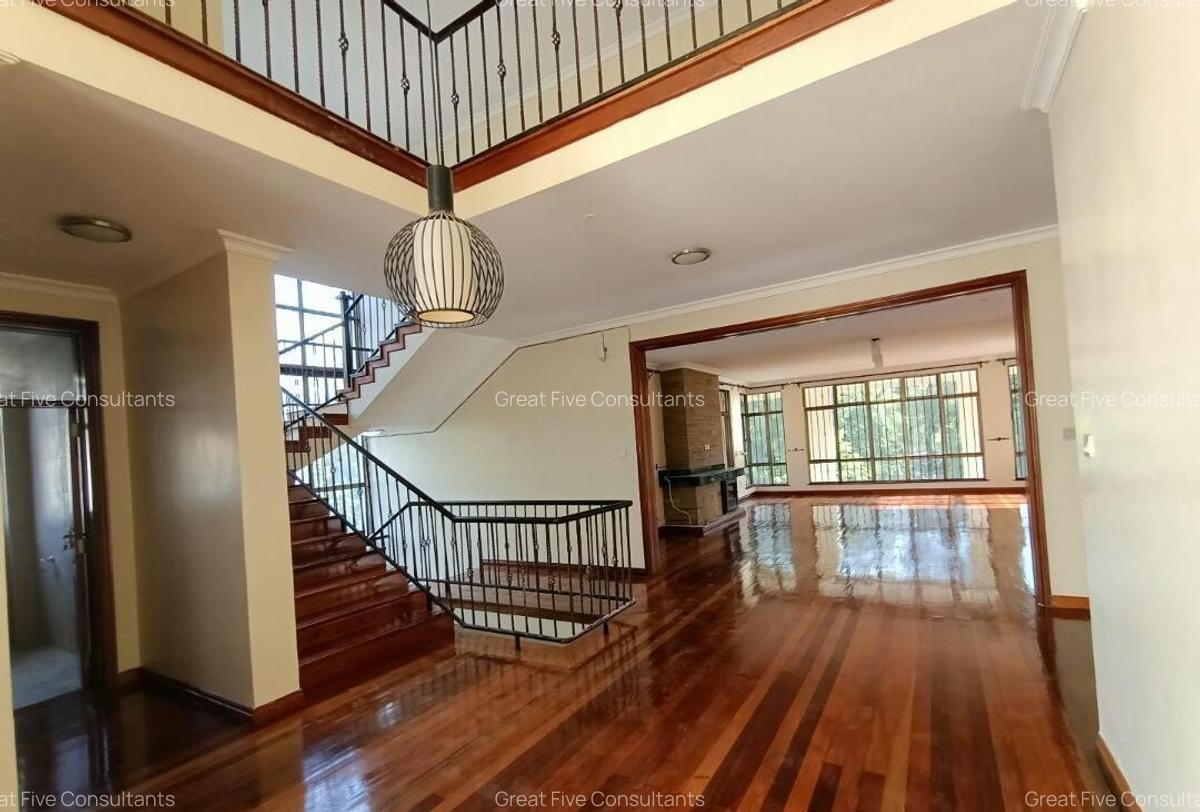 5 Bed Villa with En Suite in Kitisuru - 4