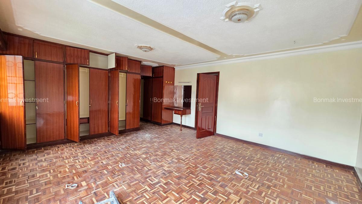 4 Bed Townhouse with En Suite at Lavington Green. - 7