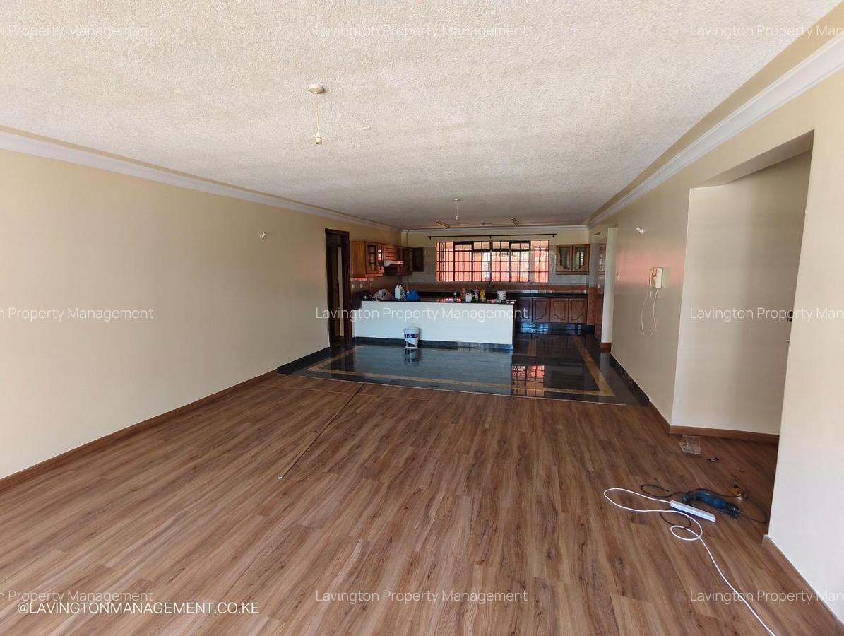 3 Bed Apartment with En Suite at Lavington - 2