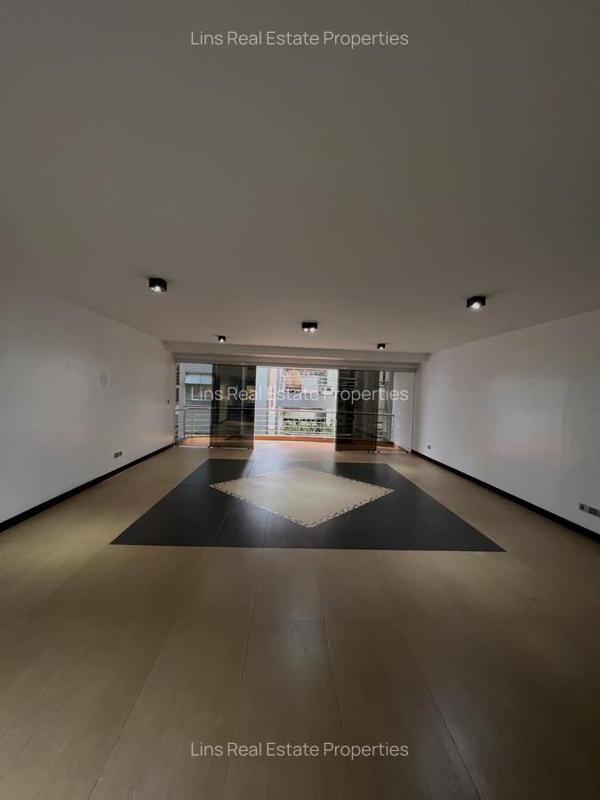 3 Bed Apartment with En Suite in Riverside - 9