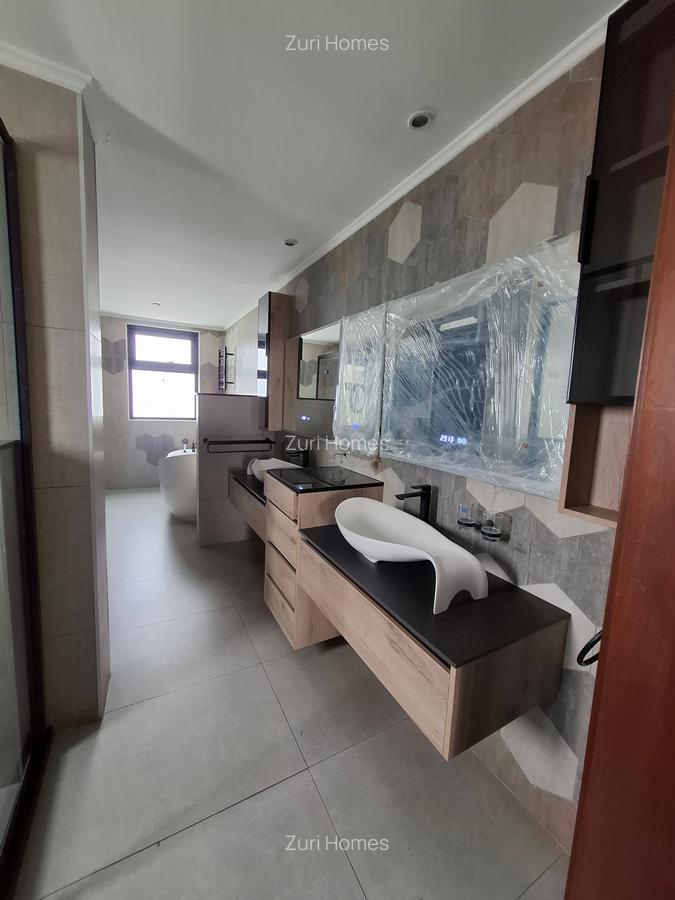 4 Bed Townhouse with En Suite in Lavington - 13