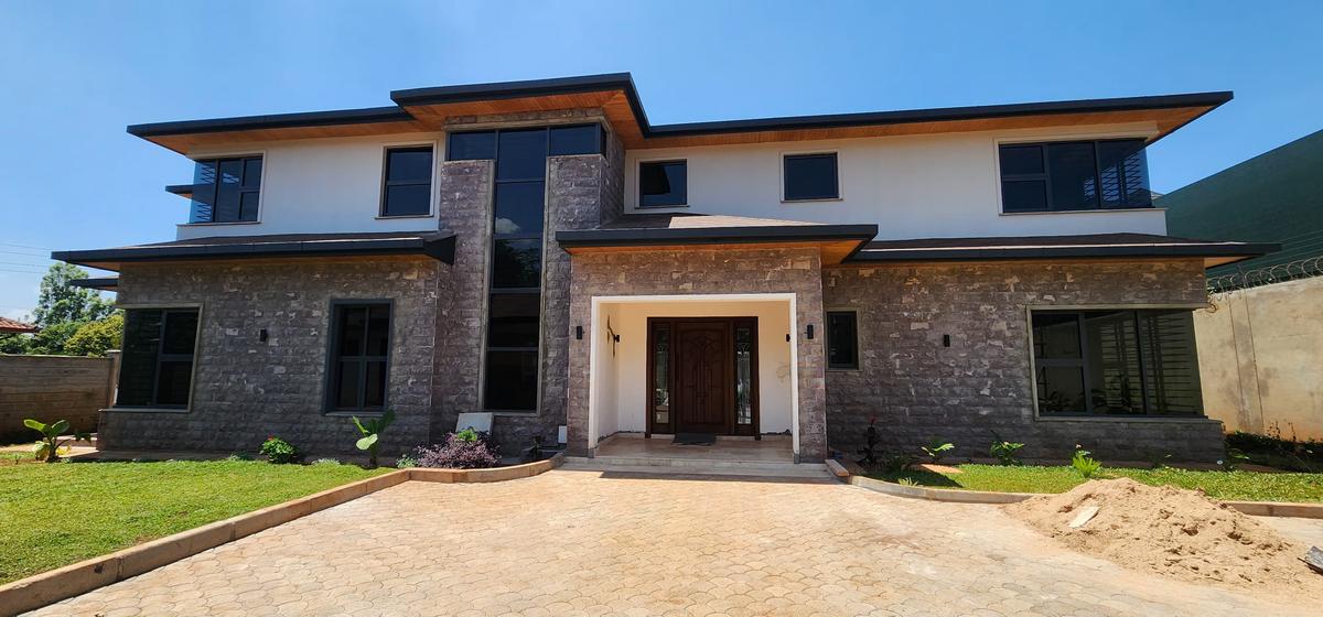 5 Bed House with En Suite in Runda - 3