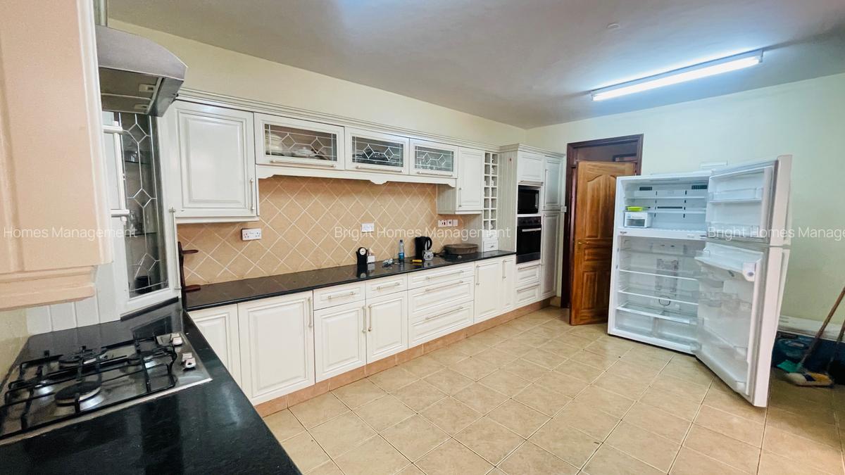 5 Bed Townhouse with En Suite in Lavington - 7