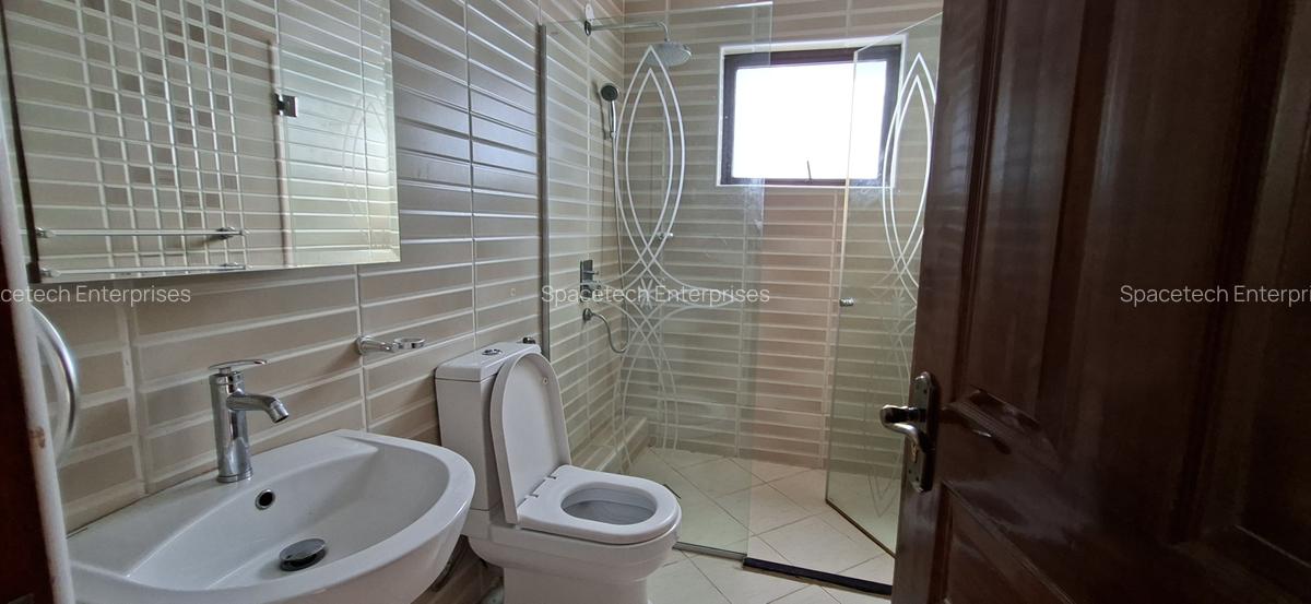 5 Bed Townhouse with En Suite in Westlands Area - 14