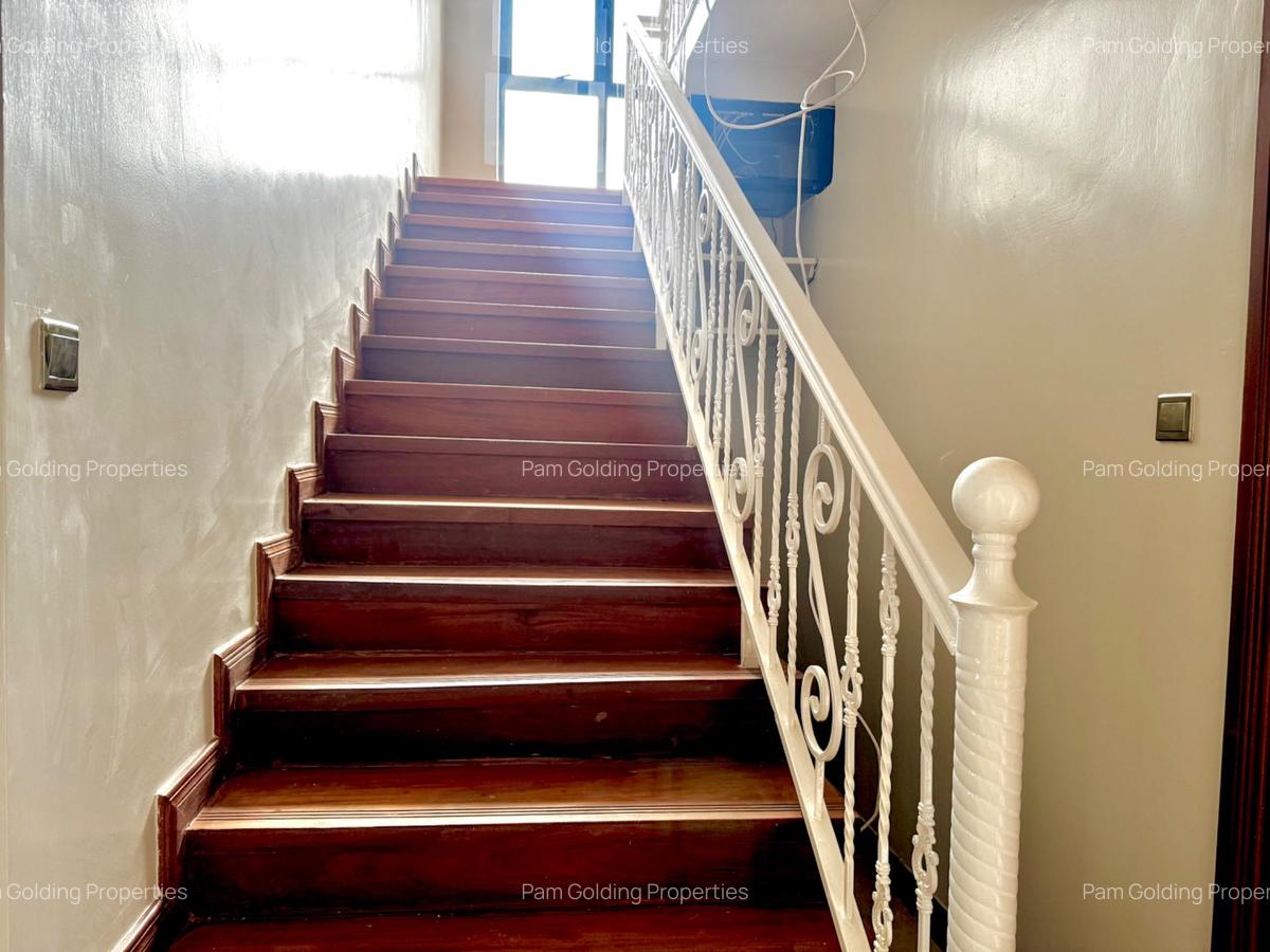 4 Bed Apartment with En Suite in Riverside - 13