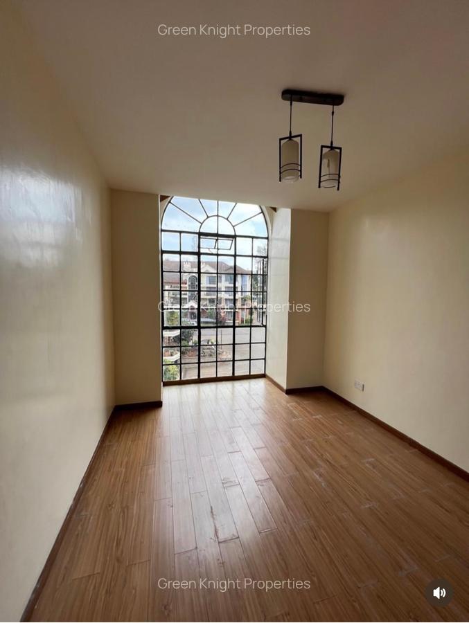 Serviced 3 Bed Apartment with En Suite in Riverside - 12