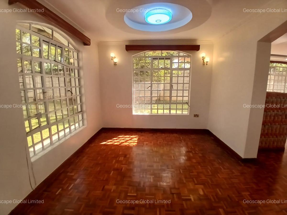 5 Bed House with En Suite in Runda - 14