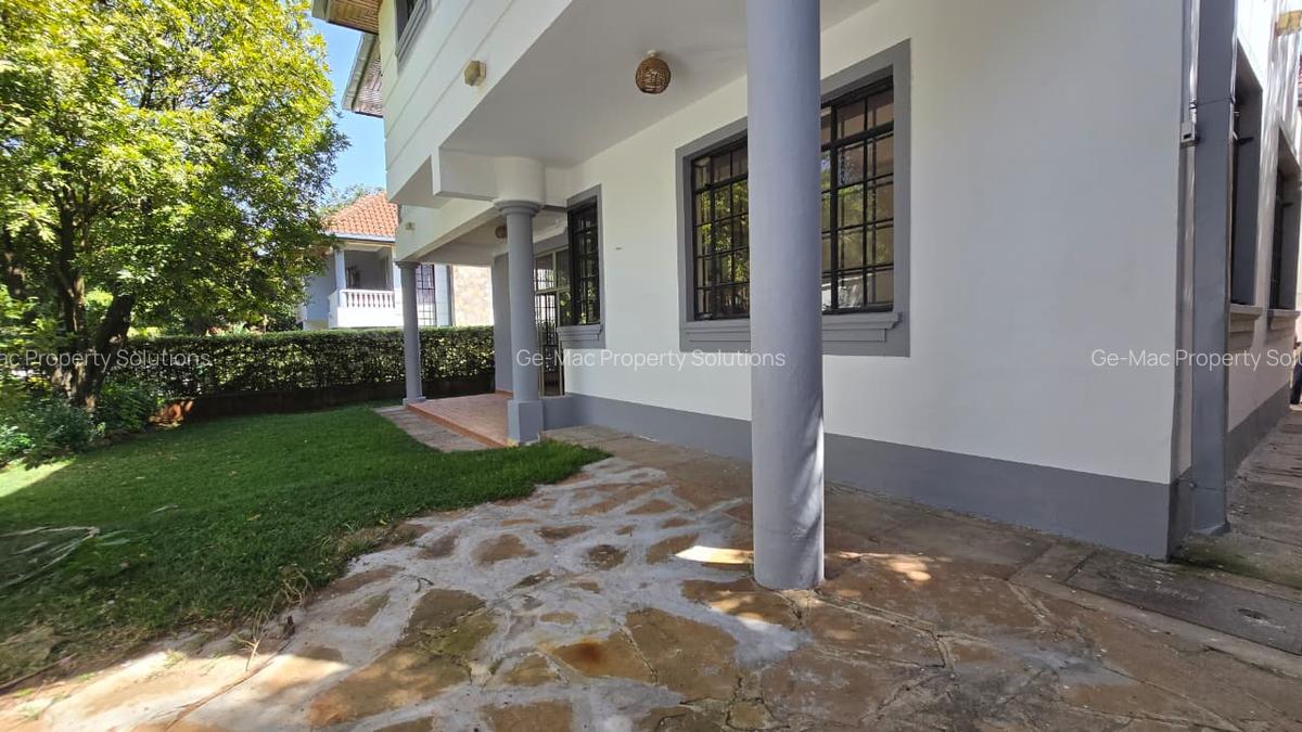 4 Bed House with En Suite in Lavington - 6