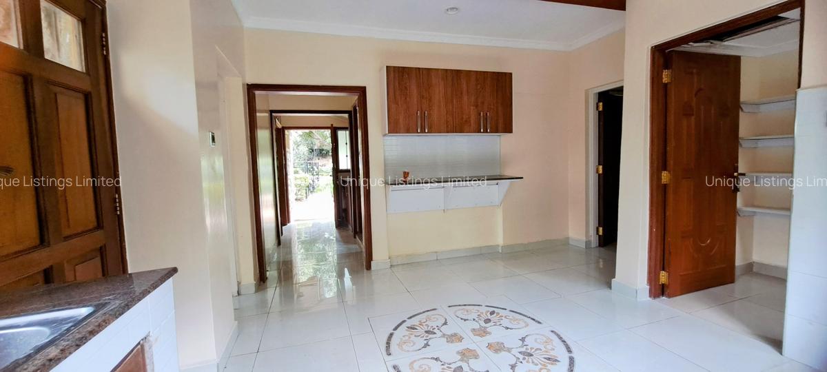 2 Bed House with Garden in Lavington - 5