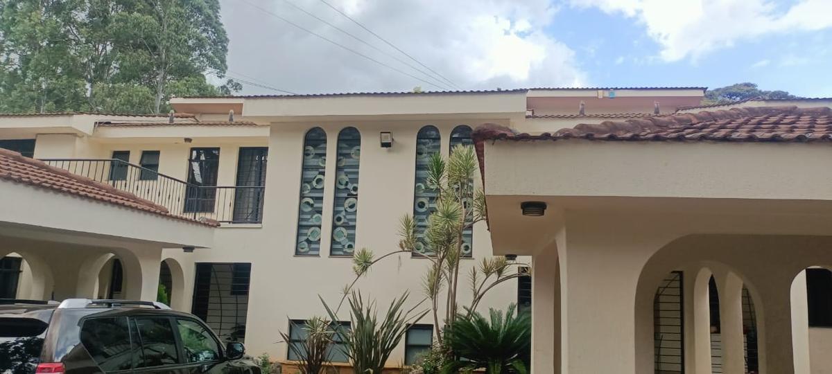 5 Bed Villa with En Suite in Spring Valley - 16