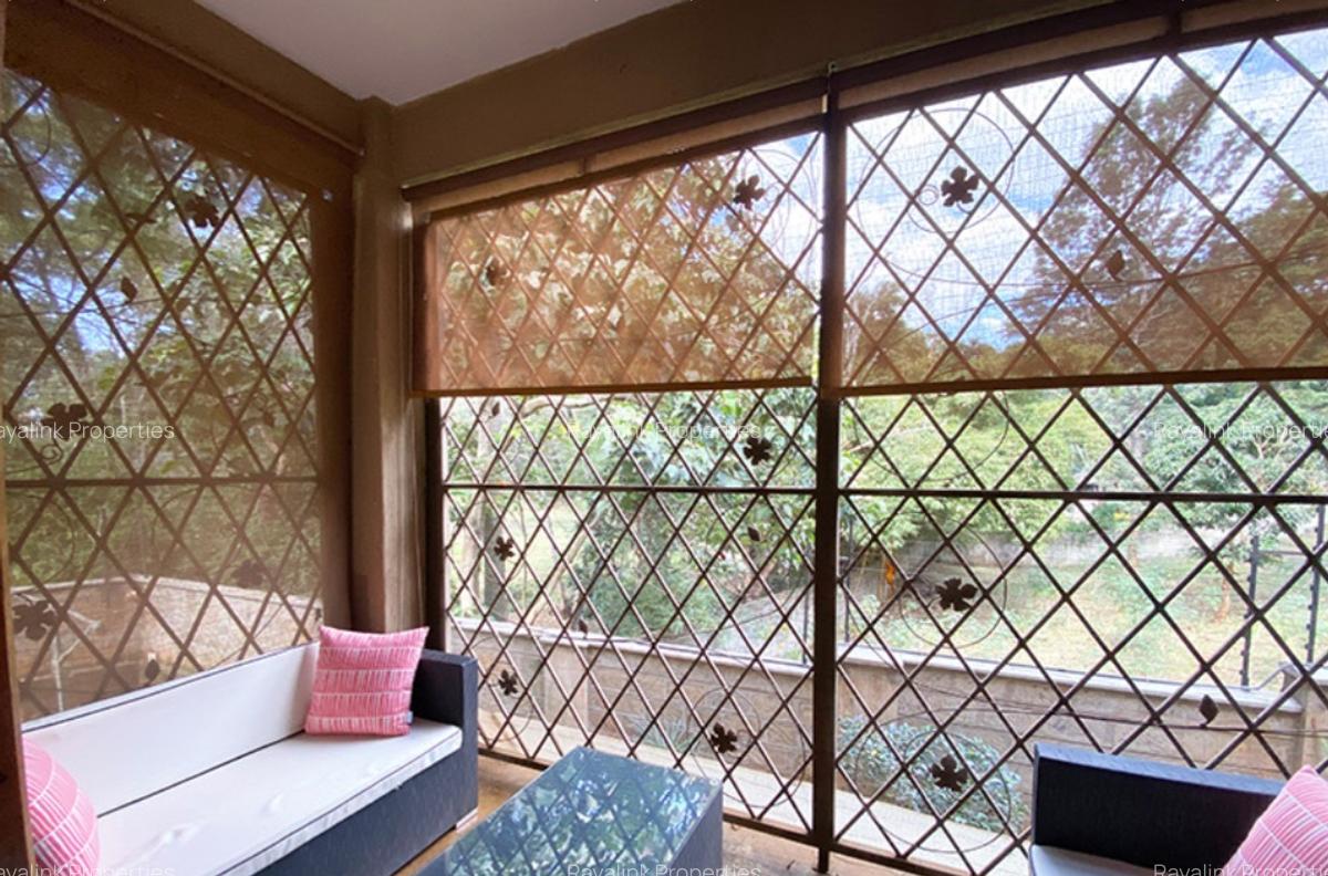 4 Bed House with En Suite at Westlands - 2