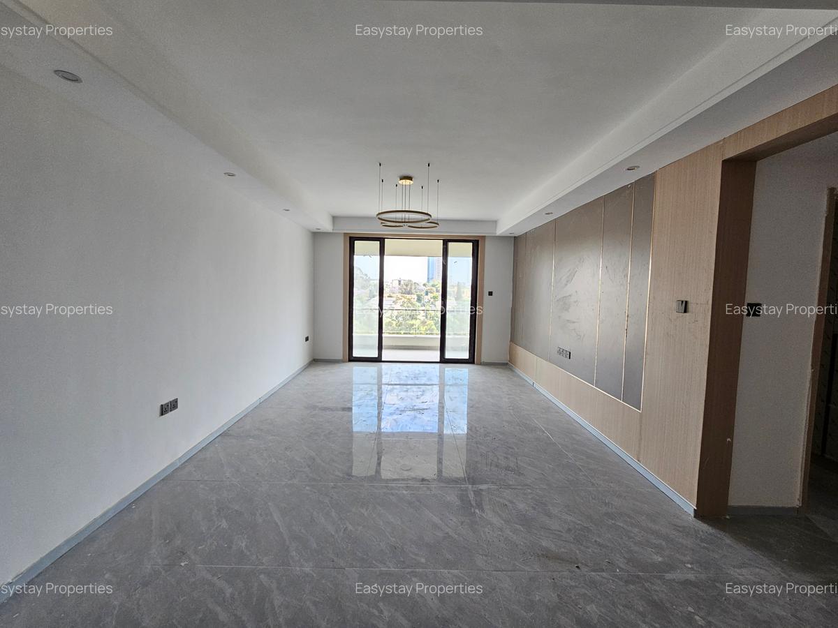 3 Bed Apartment with En Suite in Riverside - 2