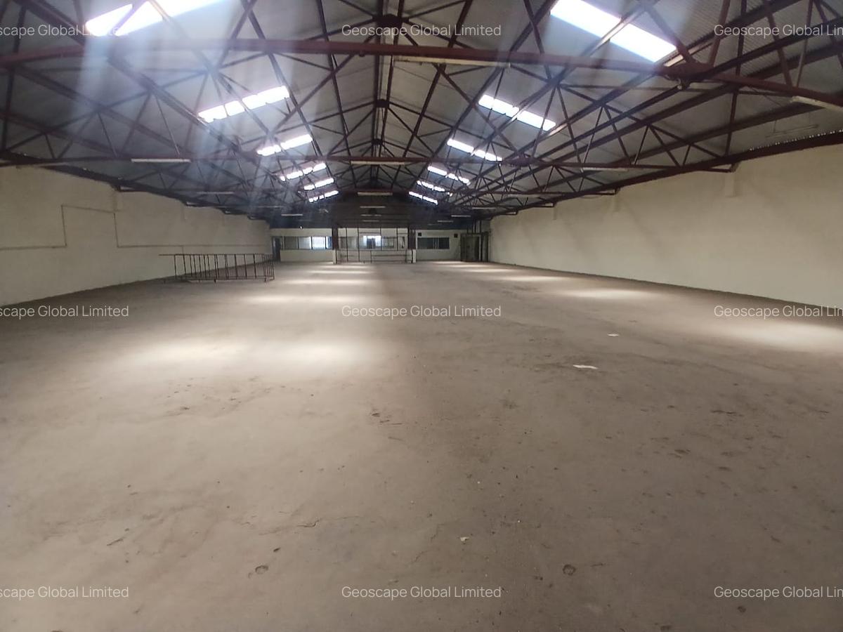 20,000 ft² Warehouse with Backup Generator in Industrial Area - 7