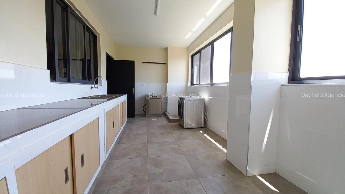 4 Bed Apartment with En Suite in General Mathenge - 5