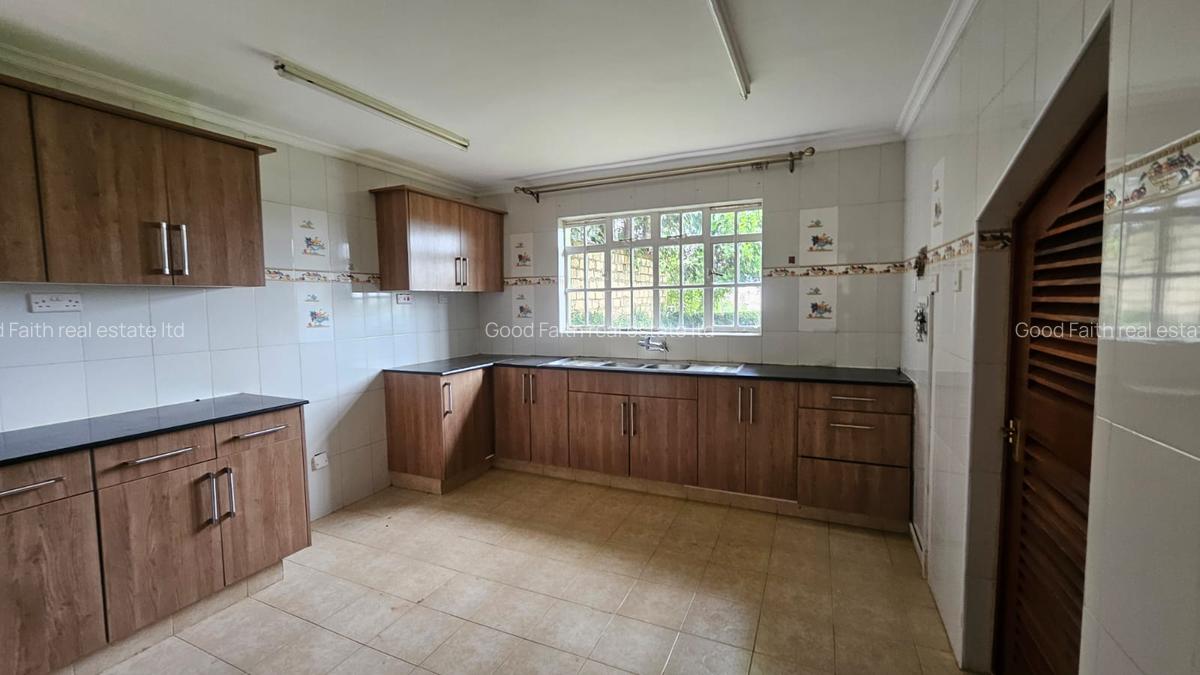 4 Bed Townhouse with En Suite in Kiambu Road - 5