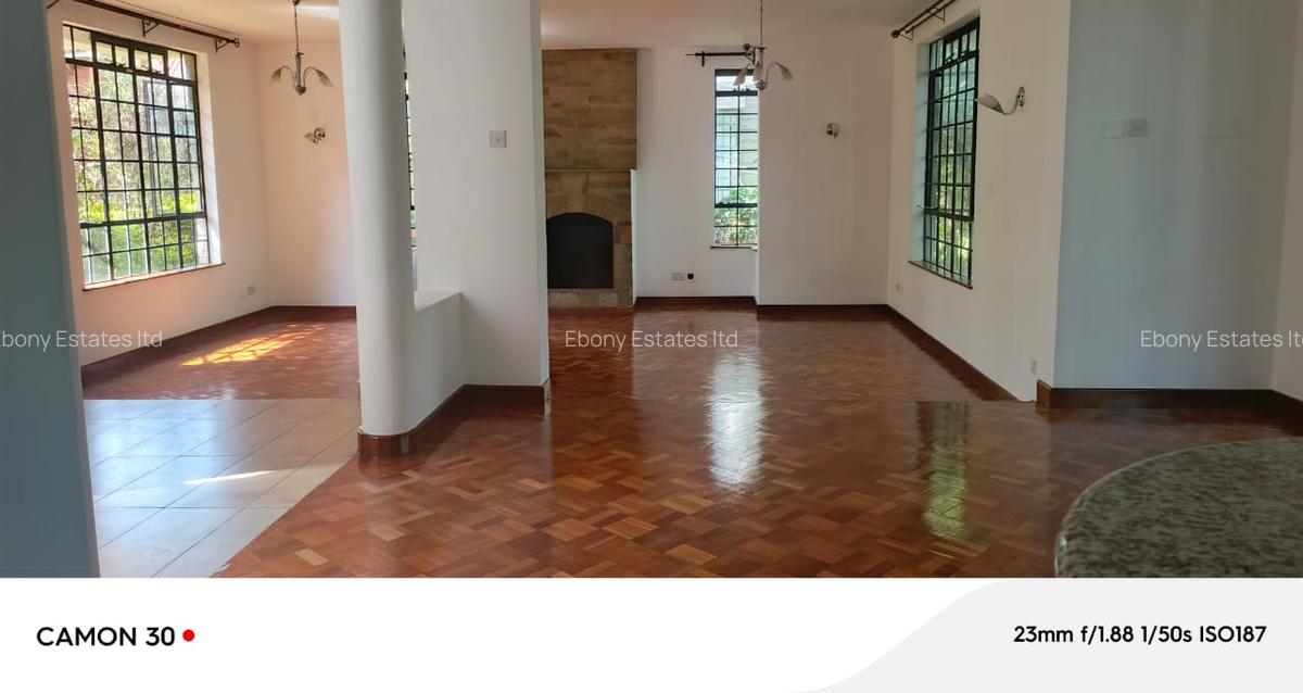 4 Bed Townhouse with En Suite in Lavington - 6