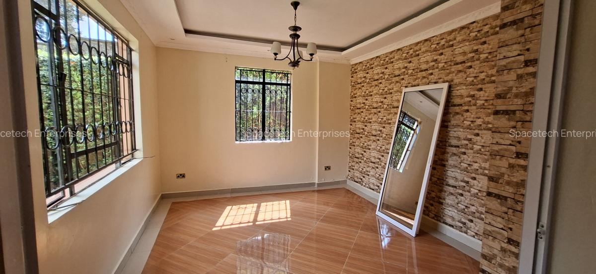 4 Bed House with En Suite in Runda - 8