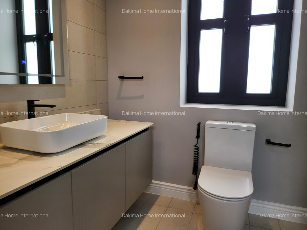 4 Bed Townhouse with En Suite in Runda - 12