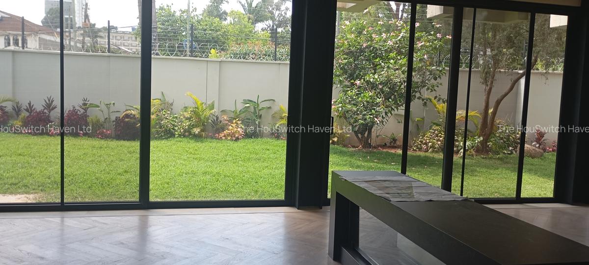 5 Bed Villa with En Suite in Westlands Area - 8