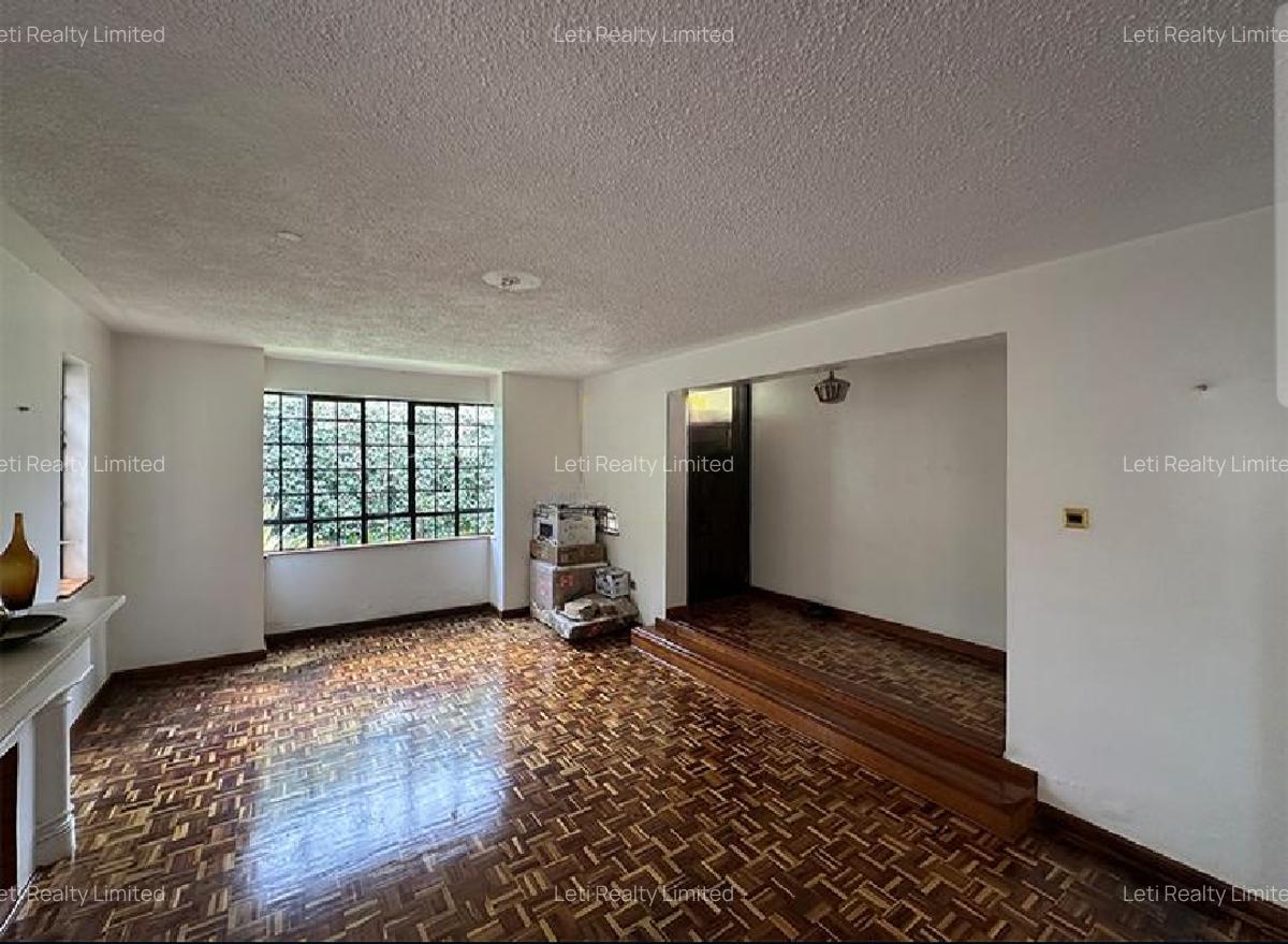 5 Bed Townhouse with En Suite in Lavington - 4