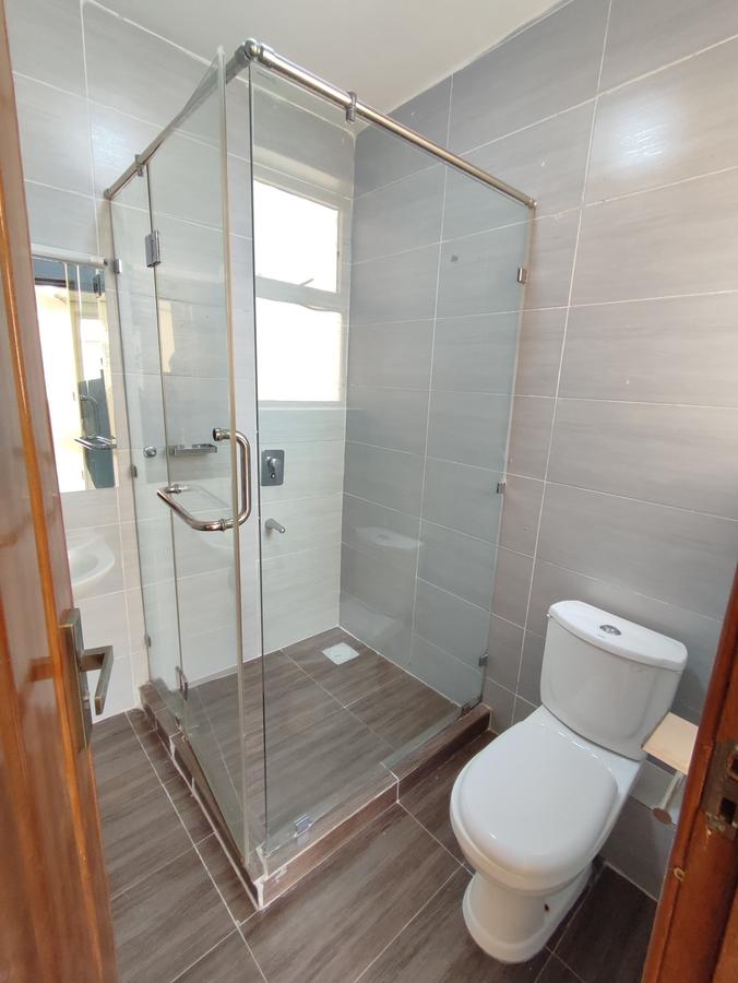 4 Bed Townhouse with En Suite at Gateway Mall - 20