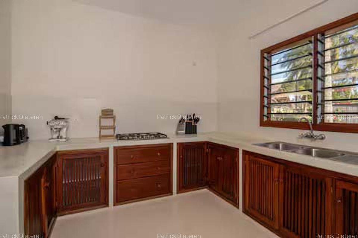 3 Bed House with En Suite at Off Turtle Bay Road - 20